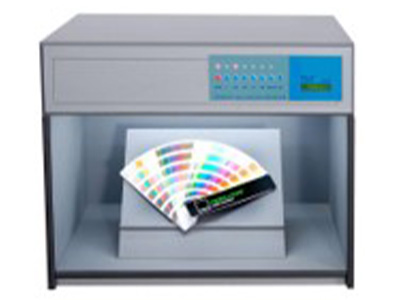 Color assessment cabinet